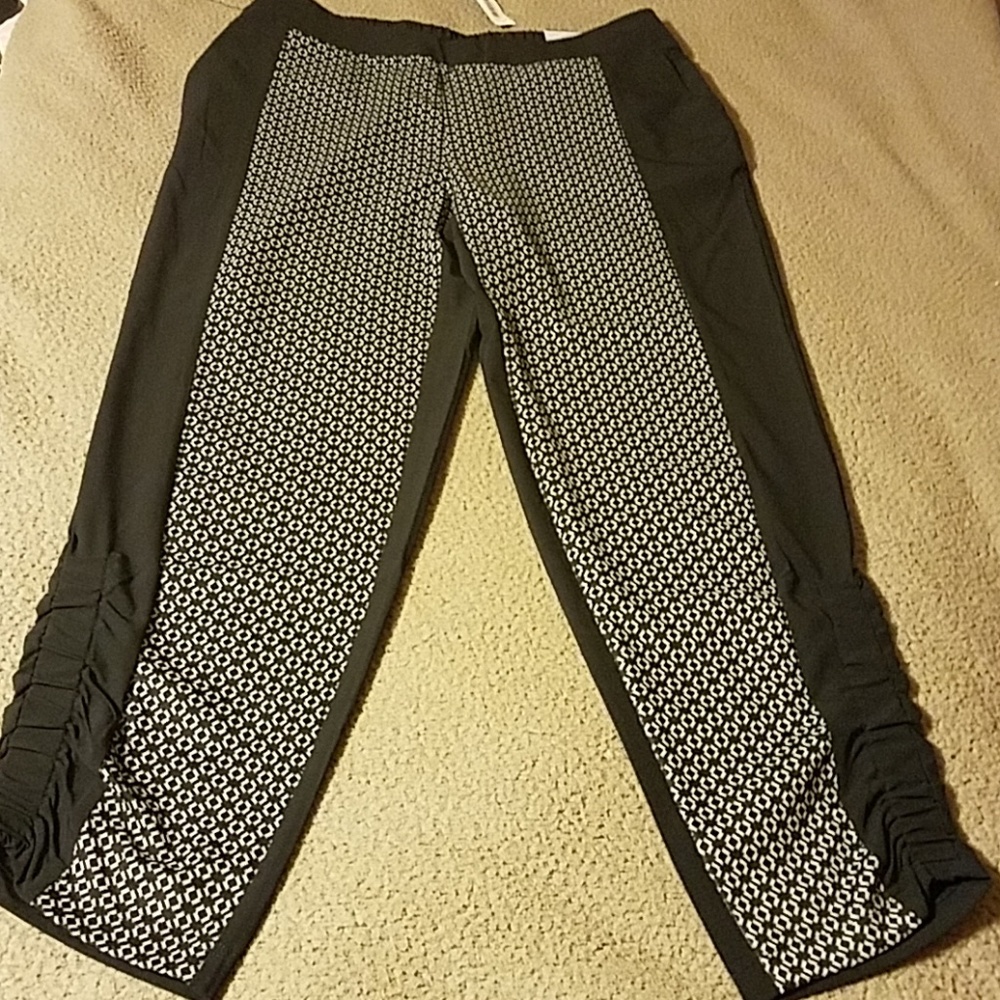 NWT Chico's Jacquard Black Pant